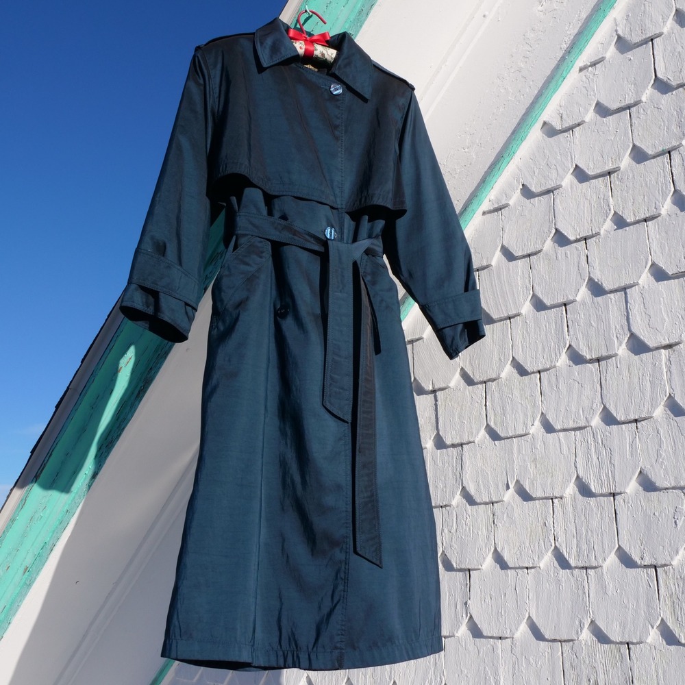Great 90s Forecaster‎ iridescent blue trenchcoat
